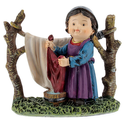 Woman hanging laundry kids nativity line 9 cm 1