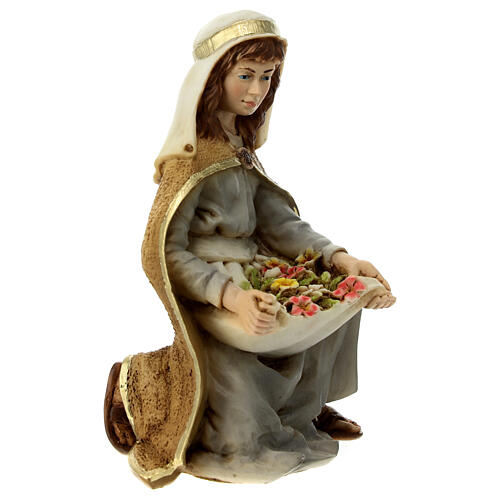 Woman with flowers statue resin nativity 21 cm 3