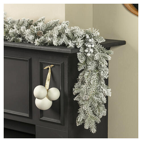 Artificial Snowy Christmas Garland with Snow-Effect Branches, 270x25 cm 2