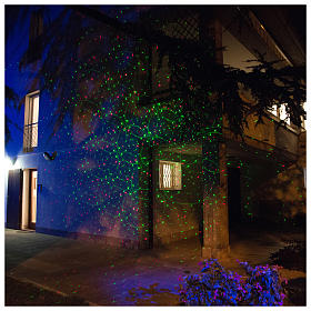 Laserprojektor mit Weihnachtsmotiven: Laser-Projektor rot/grüne Punkte in Bewegung für innen und außen
