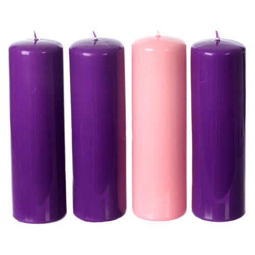 Set, Adventskranz mit Zapfen und weißen Beeren, Kerzenhalter und zylinderförmige glänzende Kerzen, 35 cm Durchmesser 3
