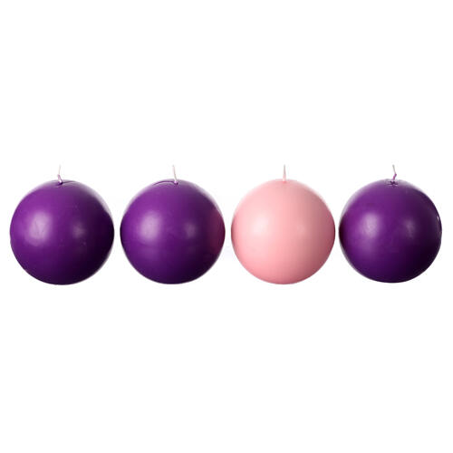 Advent wreath kit with matte spherical candles and white berries of 4 in diameter 3
