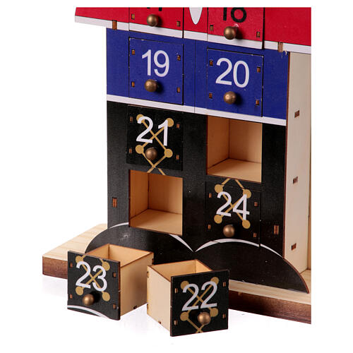 Kalendarz adwentowy Dziadek do orzechów, czerwona marynarka, drewno 55x25x5 cm 2