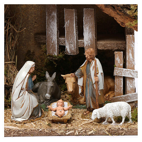 Stajenka ze sceną narodzin Jezusa i fontanną 20x30x20 cm z kompletną szopką 2