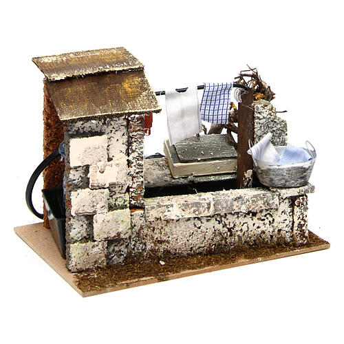 Fontanna z mokrymi ubraniami i pompą, 20x14x17 cm 3