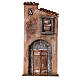 Fachada com portão, arco de pedra e janela cenário para presépio com figuras altura média 10 cm, medidas: 37x18x3 cm s1
