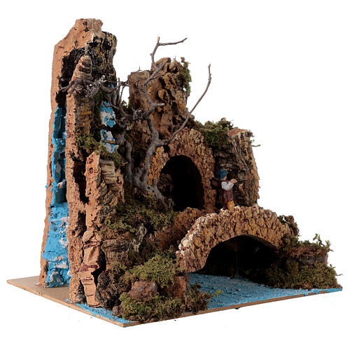 Scena z wodospadem, mostem i pasterzem do szopki 6 cm, 25x25x20 cm 3