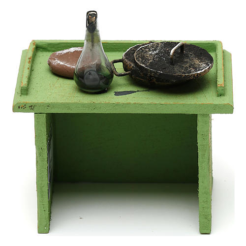 Green shop table with tools for 10 cm Nativity scene, 10x10x5 cm 4
