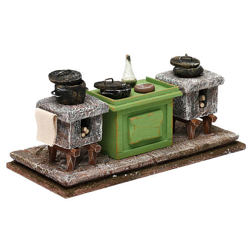 Miniature kitchen with green counter and pots, 10x20x10 cm 3