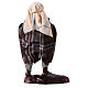 Uomo con ricotte in terracotta per presepe di 8 cm s2