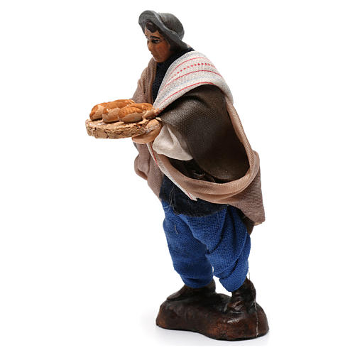 Uomo con pane per presepe napoletano di 8 cm 2
