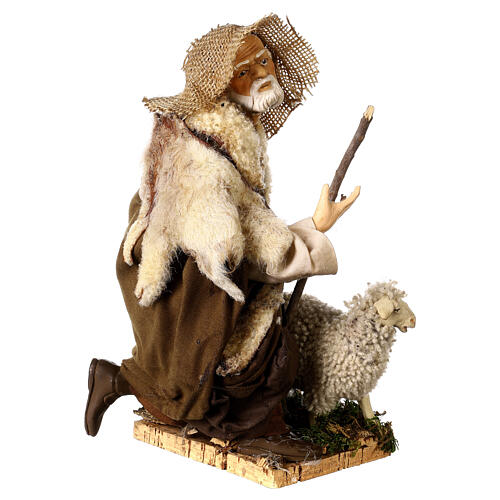 Homem com ovelha para presépio napolitano estilo '700 com figuras de 35 cm de altura média 4
