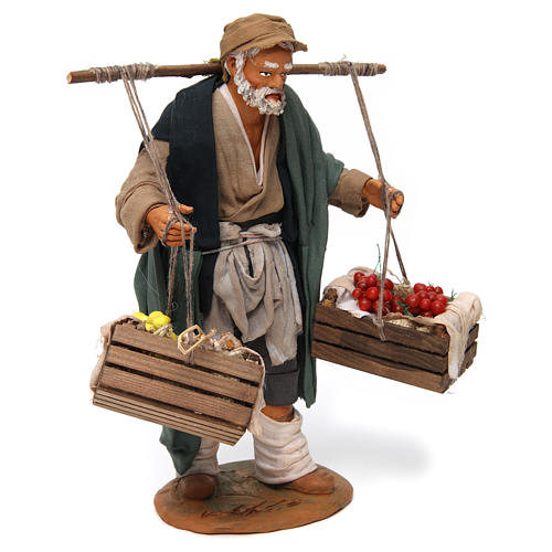 Homem com duas cestas de frutas e verduras para presépio napolitano com peças de 30 cm de altura média 3