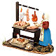 Cena vendedora de frangos terracota pintada para presépio Nápoles com peças de 8 cm altura média s2