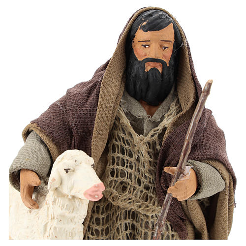 Pastor árabe de joelhos com ovelha para presépio com figuras de 14 cm de altura média 2