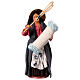 Statua donna che batte il tappeto 13 cm s1