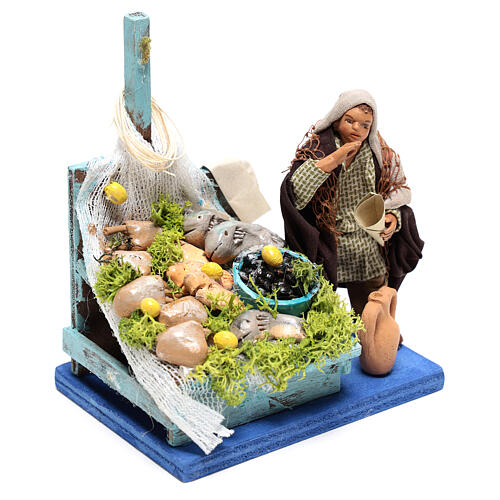 Fishmonger with fish stand 10x10x10 cm, for 10 cm Neapolitan nativity 3