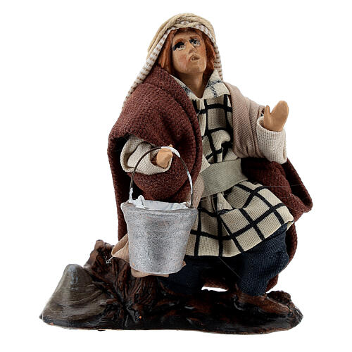 Milkman kneeling, 12 cm Neapolitan nativity figurine 1