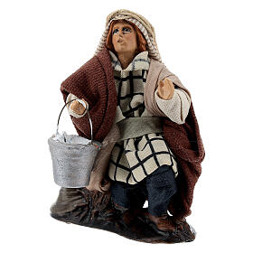 Milkman kneeling, 8 cm Neapolitan nativity terracotta