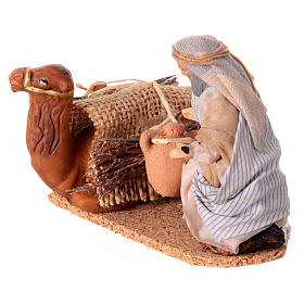 Man loading camel with vases, 8 cm Neapolitan nativity terracotta