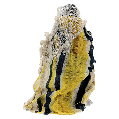 Kobieta siedząca z dzieckiem na rękach – figurka z terakoty do szopki neapolitańskiej 8 cm 3