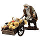 Mercador com carrinho de charcutaria e queijos figura terracota para presépio napolitano com personagens de altura média 12 cm s2