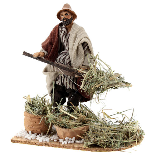 Chłop z widłami i sianem, terakota, 12 cm, szopka neapolitańska 3