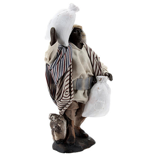 Black man carrying sacks terracotta, 12 cm Neapolitan nativity 4