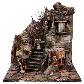 Scenografia z Narodzeniem Pańskim, balkonem i fontanną – szopka neapolitańska 40×40×40 cm, do figurek 8 cm