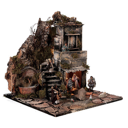 Scenografia z Narodzeniem Pańskim, balkonem i fontanną – szopka neapolitańska 40×40×40 cm, do figurek 8 cm 5