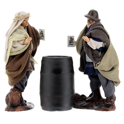 Men playing cards with barrel, Neapolitan nativity terracotta 8 cm 1