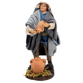 Mann leert Krug für nepolitanische 12 cm Krippe Terrakotta