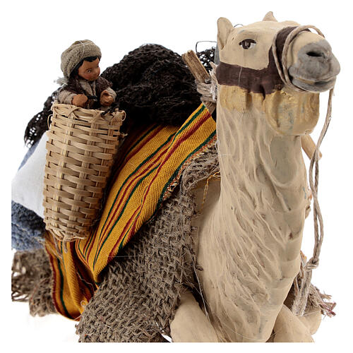 Camello con cesta niño Nápoles 15 cm 2
