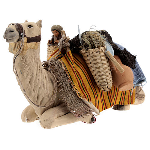 Camello con cesta niño Nápoles 15 cm 3