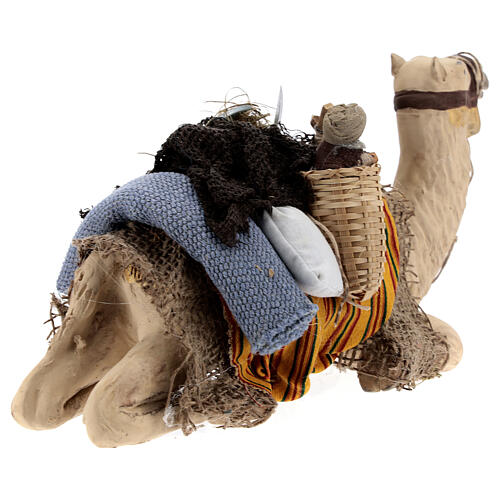 Camello con cesta niño Nápoles 15 cm 6