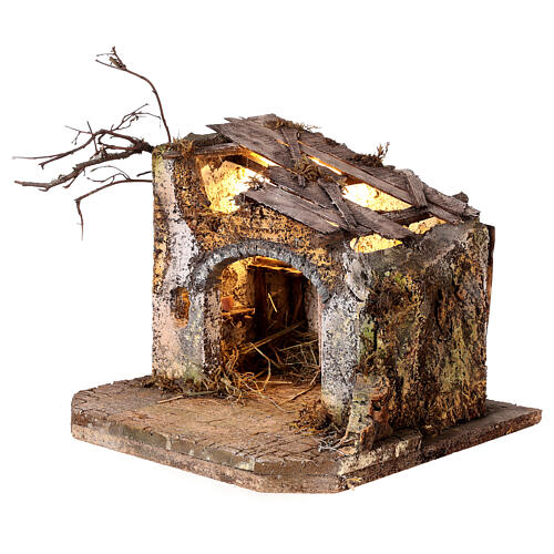 Illuminated rustic stable for Nativity Scene with 8 cm characters 20x25x25 cm 2