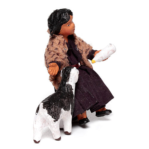 Menina alimentando um cabrito para presépio napolitano com figuras de terracota de 13 cm 2