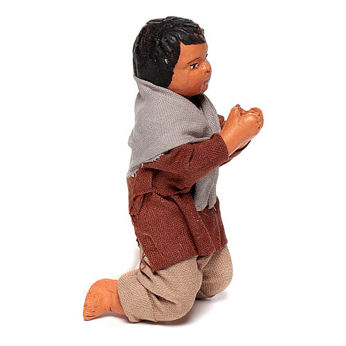 Boy figurine kneeling in prayer for 13 cm Neapolitan nativity terracotta 3