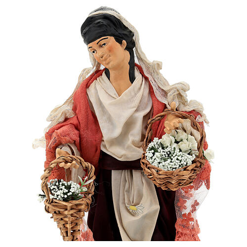 Femme avec paniers de fleurs santon pour crèche napolitaine 35 cm 2