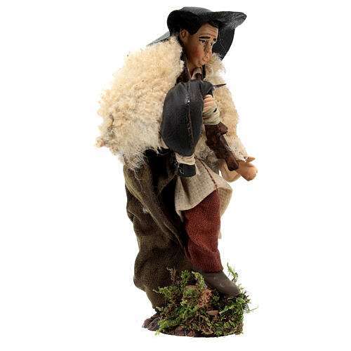 Bagpiper with wood bagpipe for Neapolitan Nativity Scene with 15 cm characters 3
