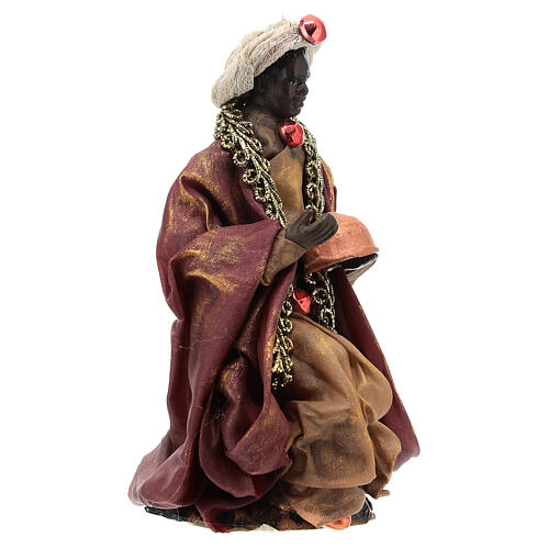 Terracotta statue of Moor Wise Man on his knees for Neapolitan Nativity Scene of 13 cm 3