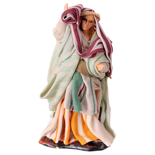 Woman with carpets in her hands for Neapolitan Nativity Scene with 8 cm characters 1