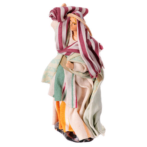 Woman with carpets in her hands for Neapolitan Nativity Scene with 8 cm characters 2