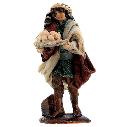 Arabic man with eggs for Neapolitan Nativity Scene with 8 cm characters 1