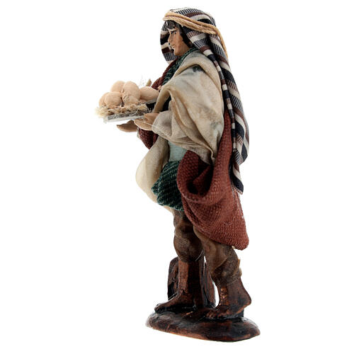 Arabic man with eggs for Neapolitan Nativity Scene with 8 cm characters 2