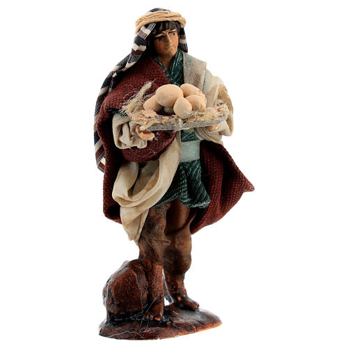 Arabic man with eggs for Neapolitan Nativity Scene with 8 cm characters 3