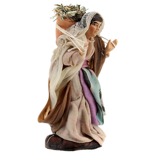 Woman with hay basket Neapolitan style for 8 cm nativity scenes 3