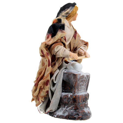 Woman kneading for Neapolitan Nativity Scene of 12 cm 3