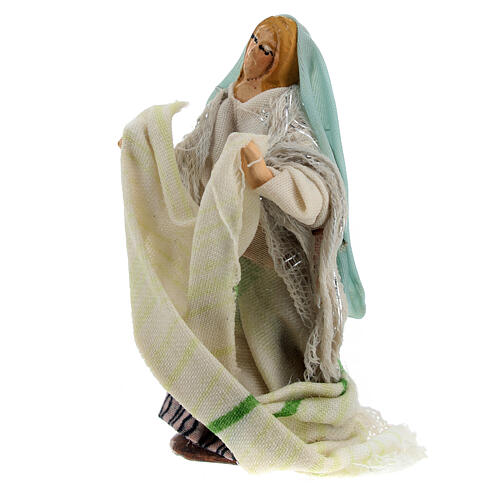 Woman holding sheets for Neapolitan Nativity Scene of 6 cm 2