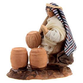 Junger arabischer Handwerker mit Fässern Krippe, 6 cm